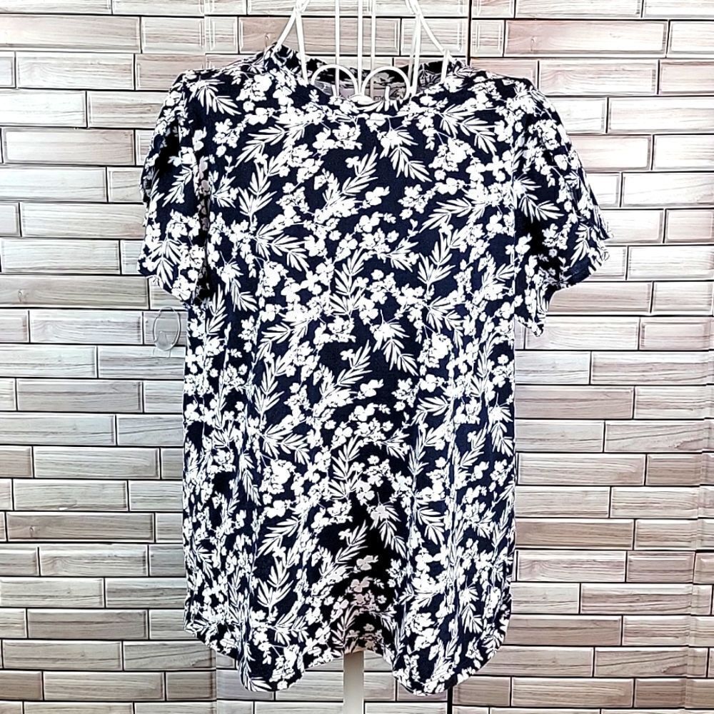 Liz Claiborne t-shirt Size L